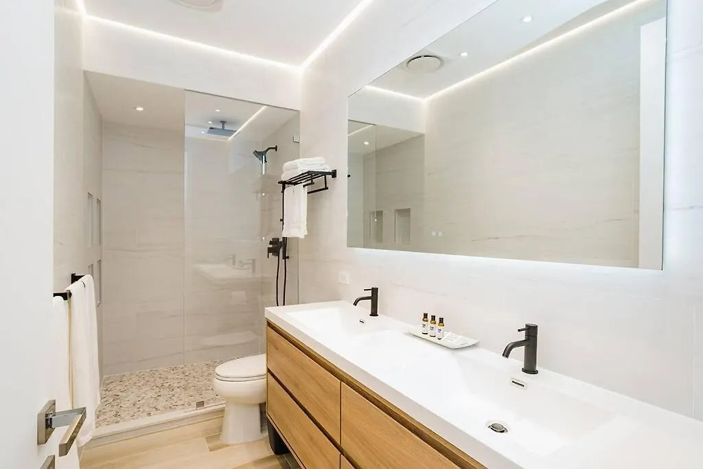 Seven Mile Beach Luxury 3Br Condo- Best Rates! George Town Apartment