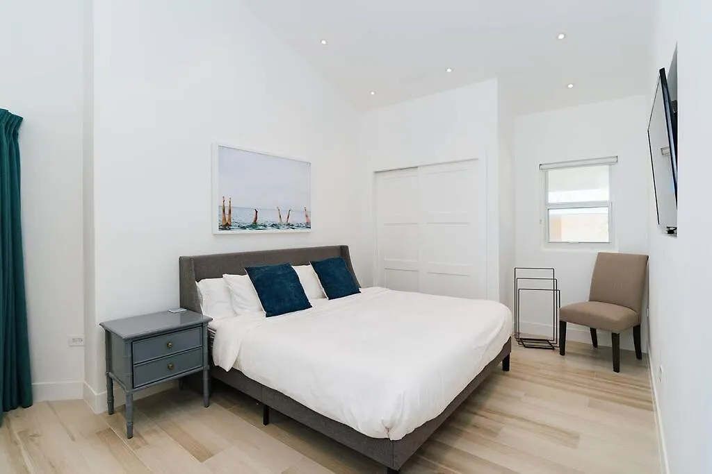 Seven Mile Beach Luxury 3Br Condo- Best Rates! George Town Cayman Islands