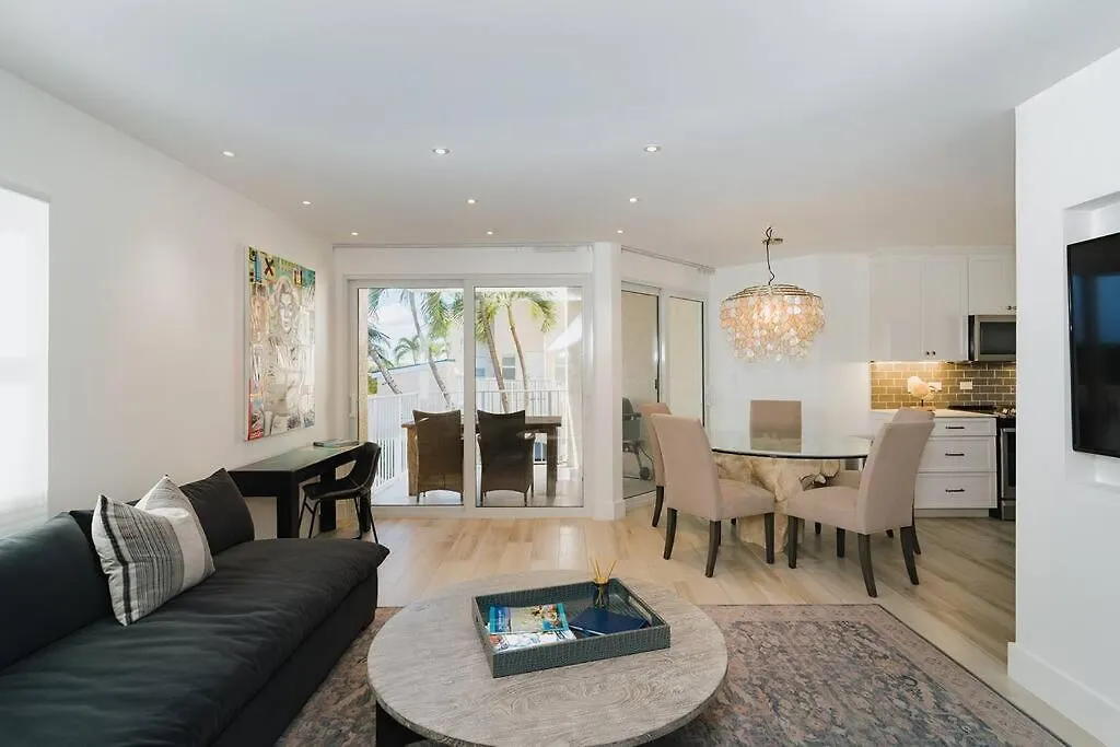 Seven Mile Beach Luxury 3Br Condo- Best Rates! George Town Apartment