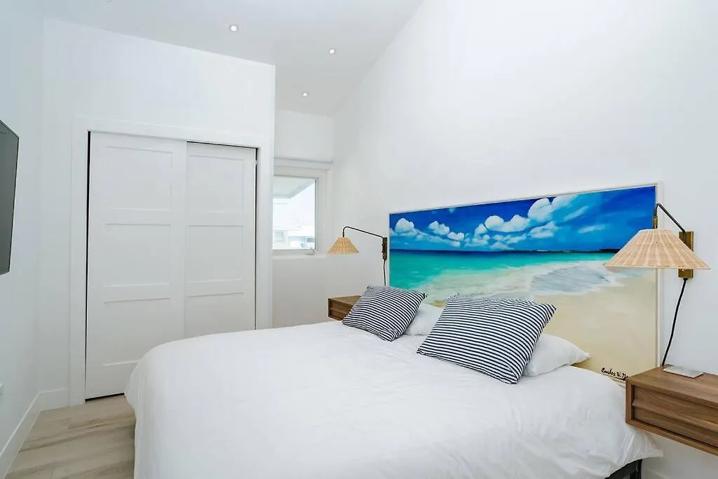 Apartment Seven Mile Beach Luxury 3Br Condo- Best Rates! George Town Cayman Islands