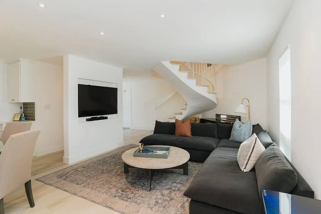 Seven Mile Beach Luxury 3Br Condo- Best Rates! George Town 0*,  Cayman Islands