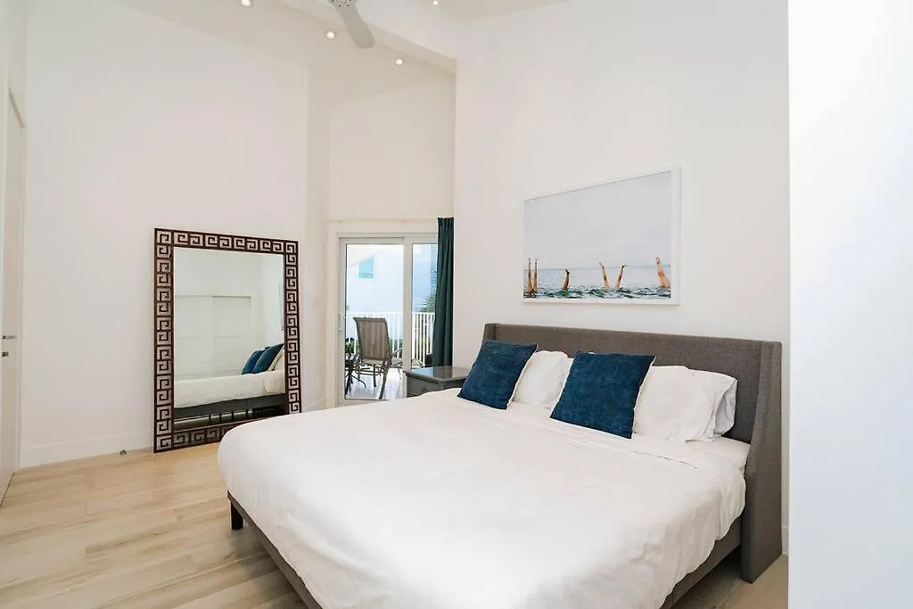 Seven Mile Beach Luxury 3Br Condo- Best Rates! George Town